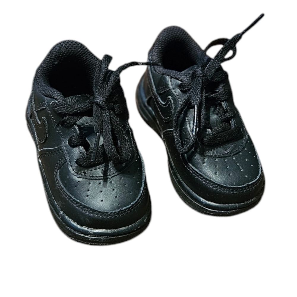 Nike Air Force Black Sneakers with Low-Top Size 4C